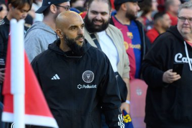 Toronto, ON, Kanada - 5 Ekim 2024: Messi 'nin koruması Yassine Cheuko, Toronto FC (Kanada) - Inter Miami CF (ABD) maçı sırasında sahaya baktı.
