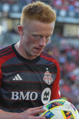 Toronto, ON, Kanada - 5 Ekim 2024: Matthew Longstaff # 8 orta saha Toronto FC yakın plan 2024 MLS Normal sezon maçı sırasında Toronto FC (Kanada) - Inter Miami CF (ABD).