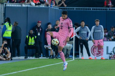 Toronto, ON, Kanada - 5 Ekim 2024: Miami FC 'nin 6 numaralı defans oyuncusu Toronto FC (Kanada) vs. Miami CF (ABD) ile BMO Field' da oynanan 2024 MLS 'lik normal sezon maçı ile Miami FC' nin 6 numaralı savunucusu..