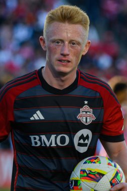 Toronto, ON, Kanada - 5 Ekim 2024: Matthew Longstaff # 8 orta saha Toronto FC yakın plan 2024 MLS Normal sezon maçı sırasında Toronto FC (Kanada) - Inter Miami CF (ABD).