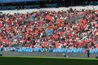 Toronto, ON, Kanada - 5 Ekim 2024: Tribünlerdeki seyirciler BMO Field 'da Toronto FC (Kanada) ve Inter Miami CF (ABD) arasındaki 2024 MLS Normal sezon maçını izliyorlar.