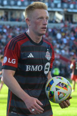 Toronto, ON, Kanada - 5 Ekim 2024: Matthew Longstaff # 8 orta saha Toronto FC yakın plan 2024 MLS Normal sezon maçı sırasında Toronto FC (Kanada) - Inter Miami CF (ABD).