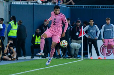 Toronto, ON, Kanada - 5 Ekim 2024: Miami FC 'nin 6 numaralı defans oyuncusu Toronto FC (Kanada) vs. Miami CF (ABD) ile BMO Field' da oynanan 2024 MLS 'lik normal sezon maçı ile Miami FC' nin 6 numaralı savunucusu..