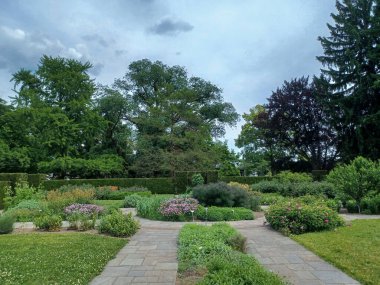 Niagara Şelalesi, On, Kanada - 4 Haziran 2024: Niagara Parks Botanik Bahçeleri manzarası