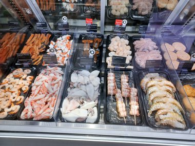 Toronto, On, Kanada - 28 Ağustos 2024: Kanada 'daki deniz ürünleri mağazasında görüş.