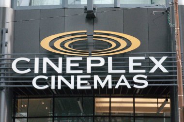 Toronto, ON, Kanada 2 Mayıs 2024: Canadian Tire mağazası. Canadian Tire, Toronto 'da merkezi olan Kanadalı bir perakende şirketi..