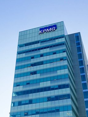Toronto, ON, Kanada - 5 Haziran 2024: KPMG tabelasına bakın. KPMG çok uluslu profesyonel hizmet ağıdır.