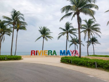 Playa del Carmen, Quintana Roo, Meksika - 20 Kasım 2024: Sonbahar sezonunda Barcelo Maya Oteli bölgesinde