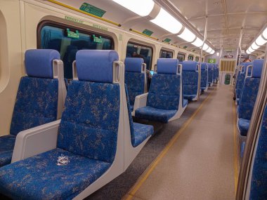 Toronto, ON, Kanada - 19 Mart 2025: Go tren vagonunun iç görünümü