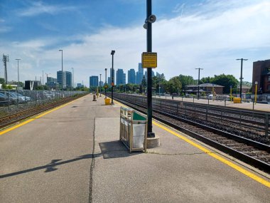 Etobikola, ON, Kanada 20 Ekim 2024: Mimico Go tren istasyonunun görüntüsü.