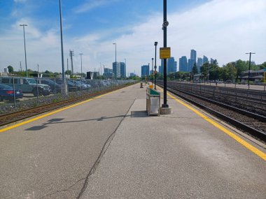 Etobikola, ON, Kanada 20 Ekim 2024: Mimico Go tren istasyonunun görüntüsü.