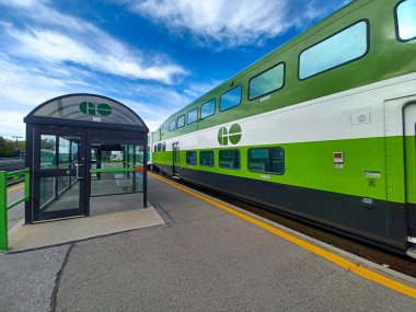 Etobikola, ON, Kanada 20 Ekim 2024: Mimico Go tren istasyonunun görüntüsü.