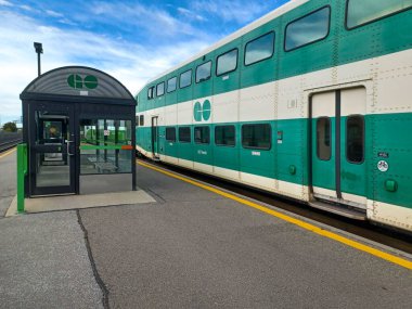 Etobikola, ON, Kanada 20 Ekim 2024: Mimico Go tren istasyonunun görüntüsü.