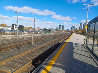 Etobikola, ON, Kanada 20 Ekim 2024: Mimico Go tren istasyonunun görüntüsü.