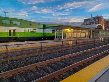 Etobikola, ON, Kanada 20 Ekim 2024: Mimico Go tren istasyonunun görüntüsü.