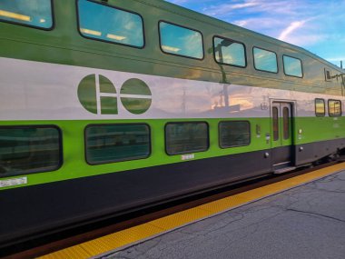 Etobikola, ON, Kanada 20 Ekim 2024: Mimico Go tren istasyonunun görüntüsü.