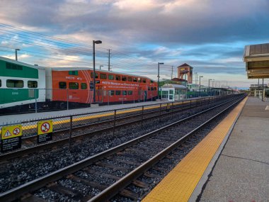 Etobikola, ON, Kanada 20 Ekim 2024: Mimico Go tren istasyonunun görüntüsü.