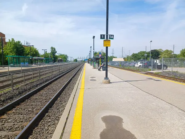 Etobikola, ON, Kanada 20 Ekim 2024: Mimico Go tren istasyonunun görüntüsü.