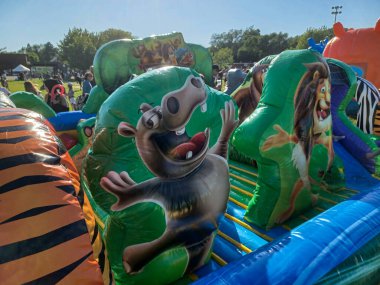 Etobikola, ON, Kanada 20 Ekim 2024: Mimico Go tren istasyonunun görüntüsü.