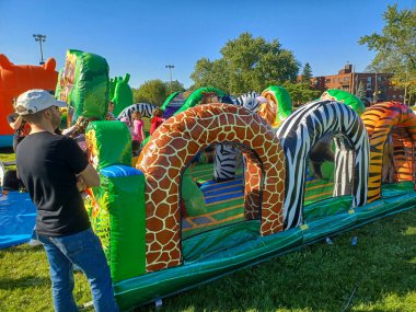 Etobikola, ON, Kanada 20 Ekim 2024: Mimico Go tren istasyonunun görüntüsü.