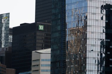 Toronto, ON, Kanada 23 Ağustos 2023: Toronto Dominion Bank 'ın Toronto' daki tabelasındaki Veiw.