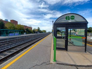 Etobikola, ON, Kanada 20 Ekim 2024: Mimico Go tren istasyonunun görüntüsü.