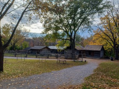 Toronto, ON, Kanada 10 Ekim 2024: Açık Hava Mirası Müzesi Black Creek Pioneer Village.
