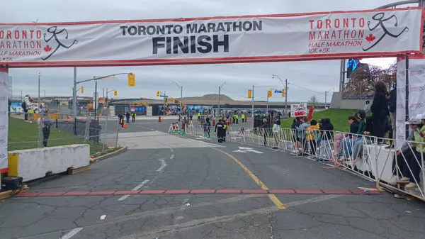 Toronto, ON, Kanada - 29 Nisan 2025: Bir 