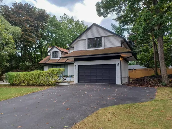 Toronto, ON, Kanada - 23 Mayıs 2024: Toronto Büyük Bölgesi 'nde yeni bir ev