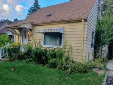 Toronto, ON, Kanada - 23 Mayıs 2024: Toronto Büyük Bölgesi 'nde yeni bir ev