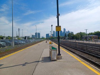 Etobikola, ON, Kanada 20 Ekim 2024: Mimico Go tren istasyonunun görüntüsü.