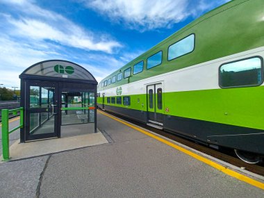 Etobikola, ON, Kanada 20 Ekim 2024: Mimico Go tren istasyonunun görüntüsü.