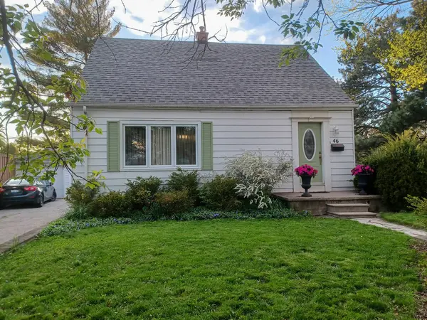 Toronto, ON, Kanada - 23 Mayıs 2024: Toronto Büyük Bölgesi 'nde yeni bir ev