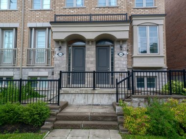 Toronto, ON, Kanada - 23 Mayıs 2024: Toronto Büyük Bölgesi 'nde yeni bir ev