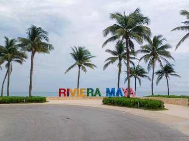 Playa del Carmen, Quintana Roo, Meksika - 20 Kasım 2024: Sonbahar sezonunda Barcelo Maya Oteli bölgesinde