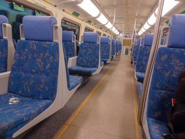 Toronto, ON, Kanada - 19 Mart 2025: Go tren vagonunun iç görünümü