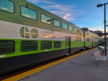 Etobikola, ON, Kanada 20 Ekim 2024: Mimico Go tren istasyonunun görüntüsü.