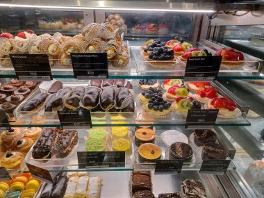 Toronto, On, Kanada - 28 Kasım 2024: Kanada 'daki pastanede.