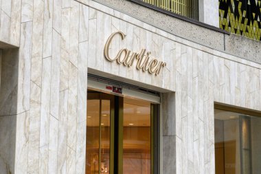 Toronto, ON, Kanada 1 Ağustos 2024: Toronto 'daki Cartier tabelasında açık hava manzarası..