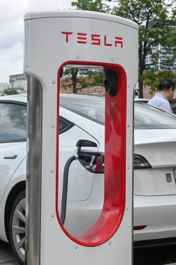 Toronto, ON, Kanada 23 Ağustos 2023 Toronto Dominion Bankası 'nın Toronto' daki binadaki tabelasına bakın..