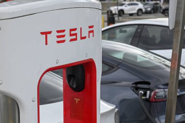 Toronto, ON, Kanada 23 Ağustos 2023 Toronto Dominion Bankası 'nın Toronto' daki binadaki tabelasına bakın..