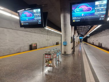 Toronto, ON, Kanada - 30 Eylül 2024: Pioneer Village metro istasyonunda görüntüle