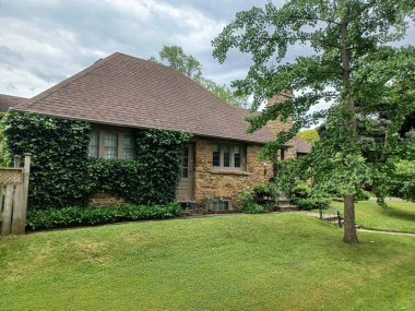 Toronto, ON, Kanada - 23 Mayıs 2024: Toronto Büyük Bölgesi 'nde yeni bir ev