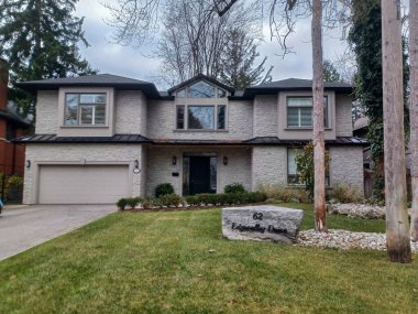 Toronto, ON, Kanada - 23 Mayıs 2024: Toronto Büyük Bölgesi 'nde yeni bir ev