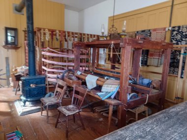 Toronto, ON, Kanada 10 Ekim 2024: Charles Irvins Weavers Black Creek Öncü Köyü 'nün iç manzarası.