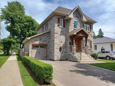 Toronto, ON, Kanada - 23 Mayıs 2024: Toronto Büyük Bölgesi 'nde yeni bir ev