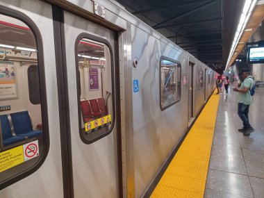 Toronto, ON, Kanada - 30 Eylül 2024: Pioneer Village metro istasyonunda görüntüle