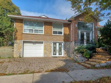 Toronto, ON, Kanada - 23 Mayıs 2024: Toronto Büyük Bölgesi 'nde yeni bir ev