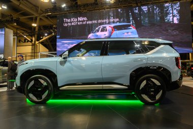 Toronto, ON, Kanada - 14 Şubat 2025: Kia EV5 Kanada Uluslararası Otomobil Fuarı 'nda sunuldu.