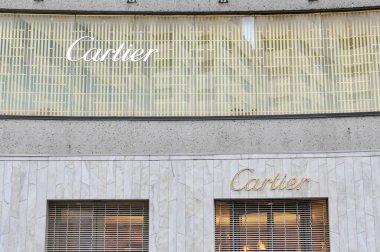 Toronto, ON, Kanada 30 Ekim 2024: Toronto 'daki Cartier tabelasında açık hava manzarası..